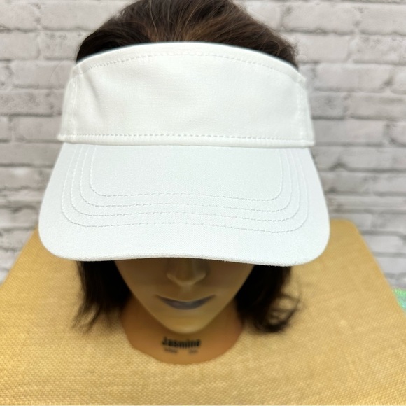 Time and Tru Women's One Size White Twill VISOR Hat Adjustable Sun Cap NEW - Picture 2 of 8